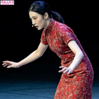 舞台，旗袍与一带布鞋(22P)